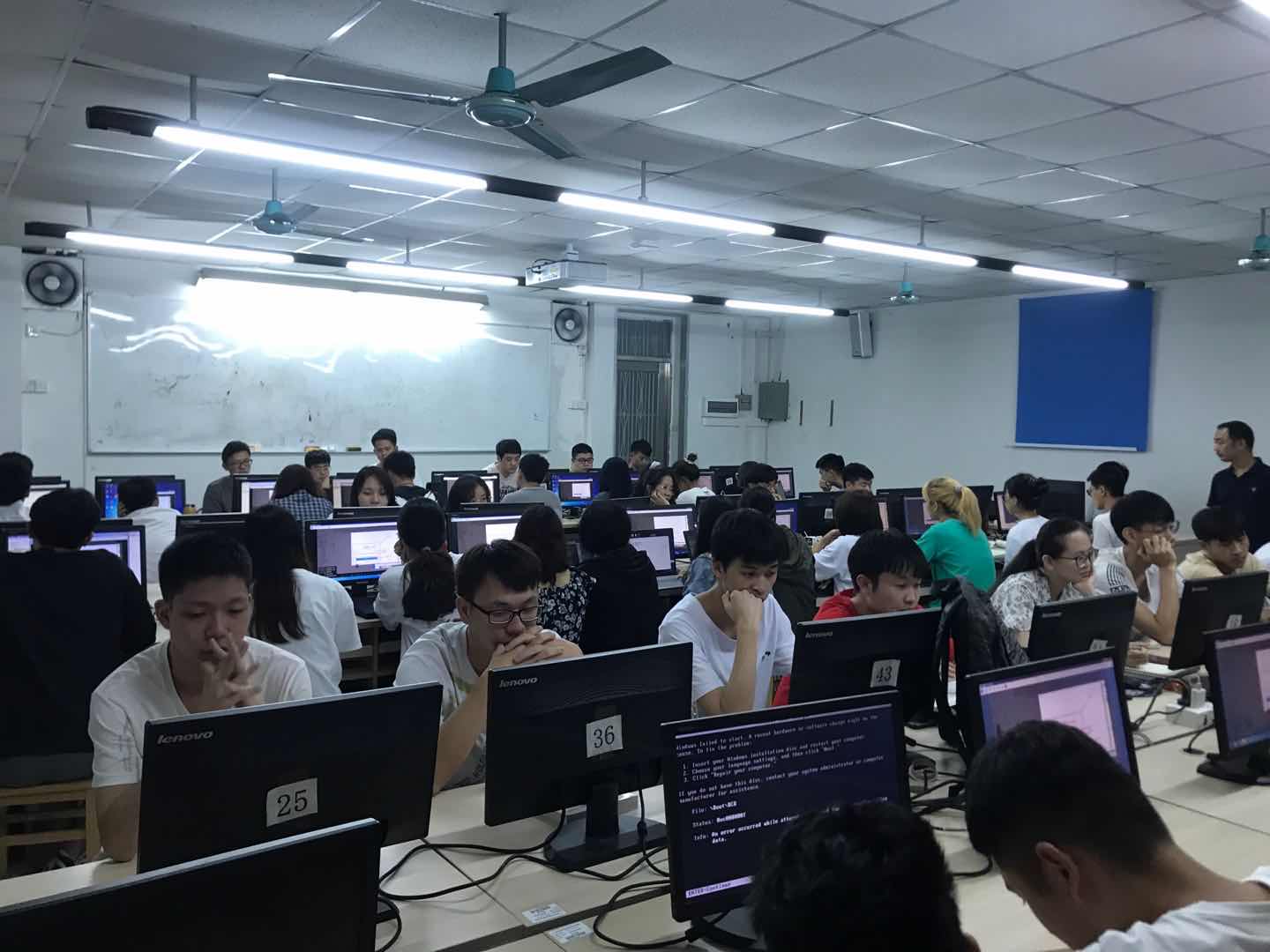 計應專業穩步推進“1+X Web前端開發技能證書”培訓工作，助力計算機技術開發人才培養